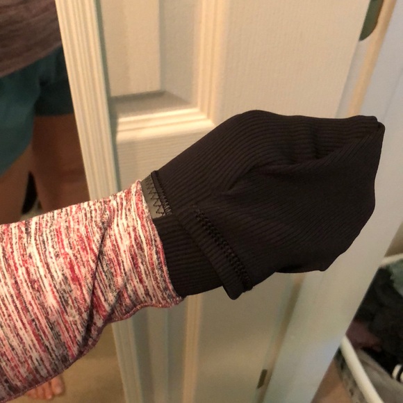 Lululemon 1/2 zip - Picture 6 of 8